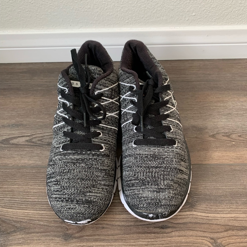 Shoes - Picture 2 of 7